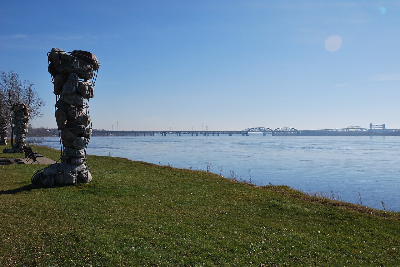 Sculpture du Musée plein air de Lachine au parc René-Lévesque, face au lac Saint-Louis