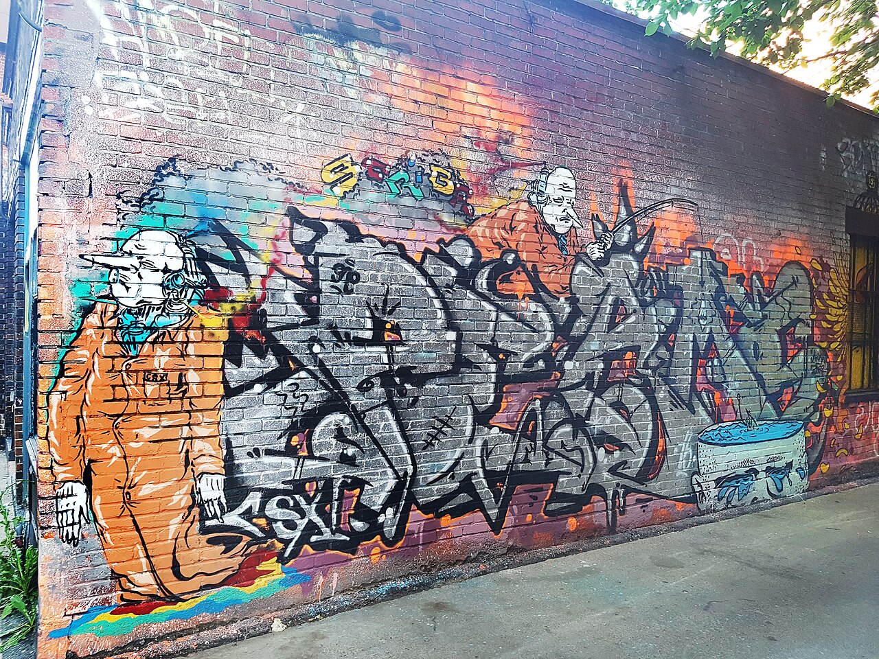 Murale colorée sur l'avenue Duluth Ouest, près du boulevard Saint-Laurent