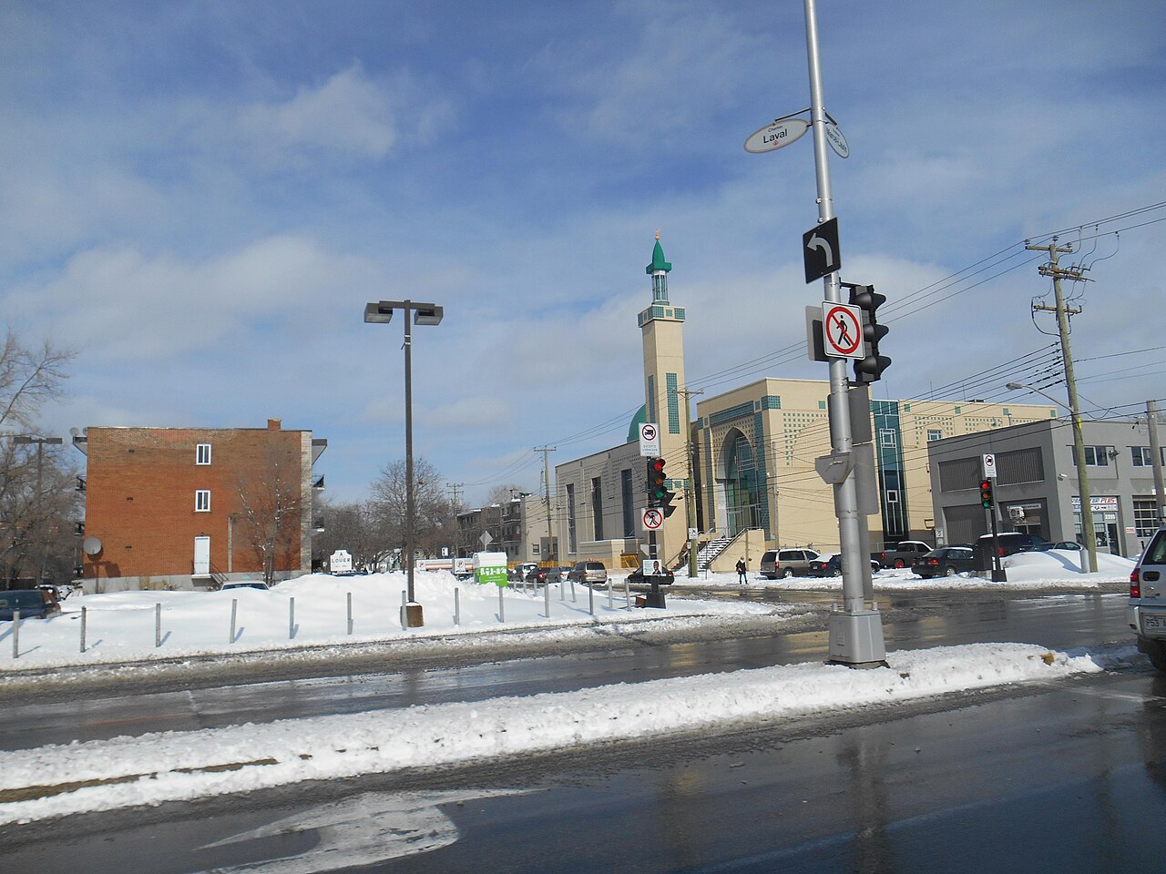 Le Centre islamique du Québec, chemin Laval, à Saint-Laurent