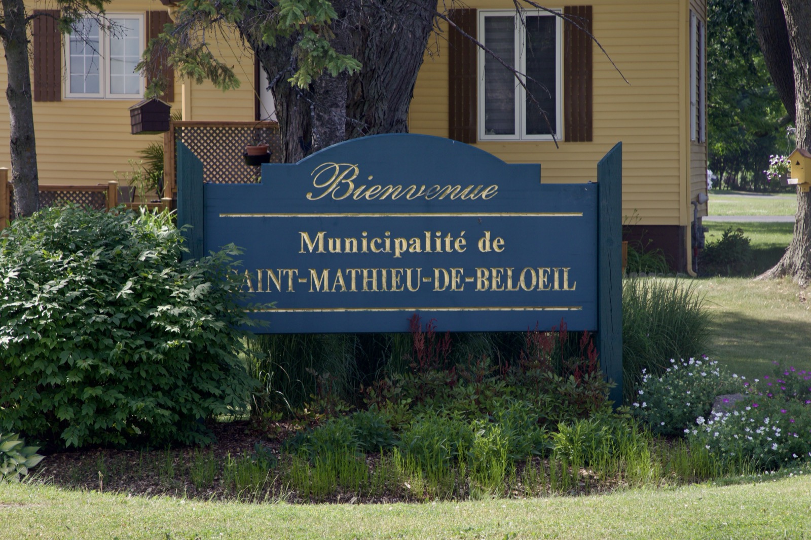 L'affiche de bienvenue de la municipalité de Saint-Mathieu-de-Beloeil