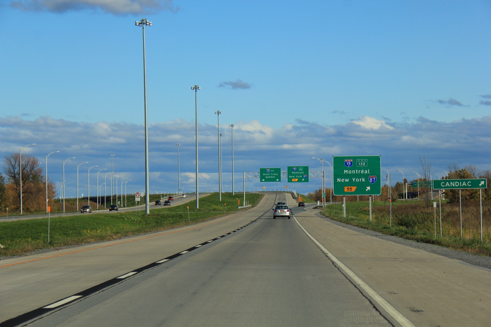 Sur l'autoroute 30, la sortie vers l'autoroute 15 et Candiac, tout près de Saint-Philippe