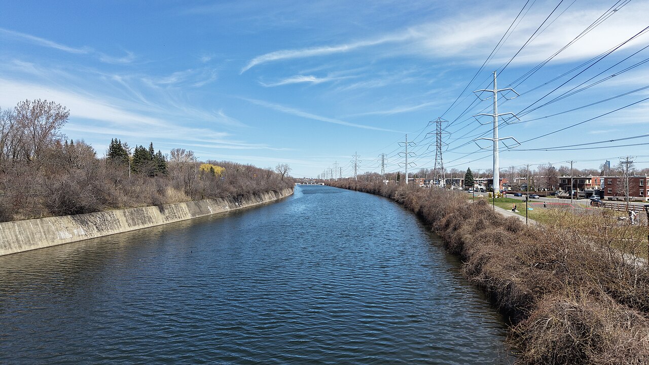 Vue aérienne du canal de l'Aqueduc